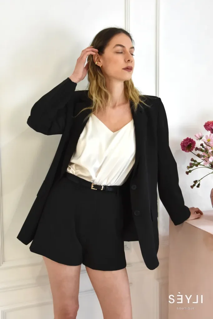Fekete shorts övvel